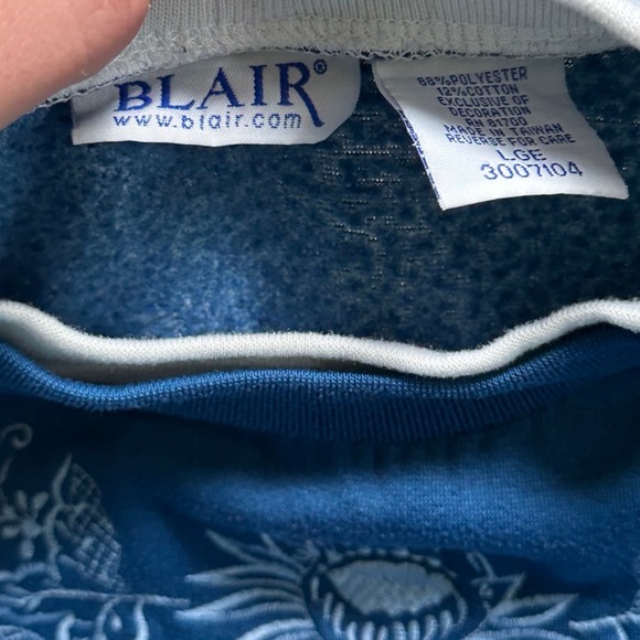 Vintage Blue Floral Embroidered Sweatshirt - Picture 3 of 5